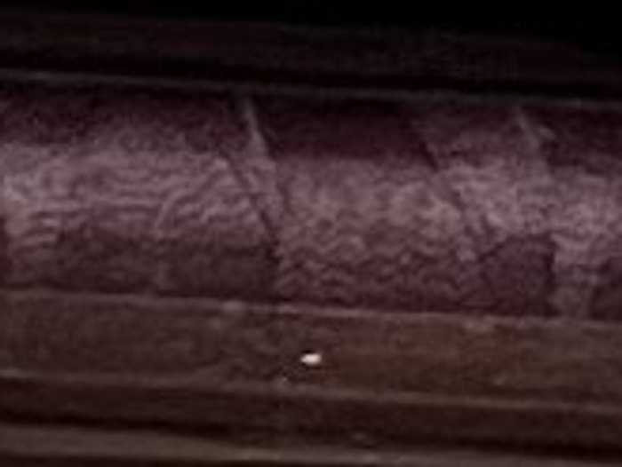 0111 · Vino oscuro